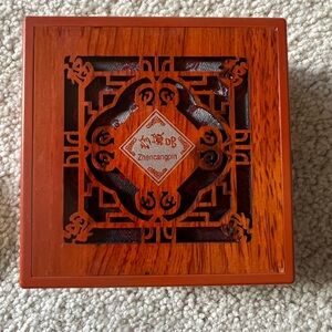 Jade(ite)? Bangle bracelet in decorative box